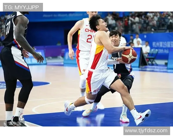 中国男篮对阵菲律宾篮球队的精彩对决引发球迷热烈关注与期待 中国男篮对阵菲律宾篮球队的精彩对决引发球迷热烈关注与期待